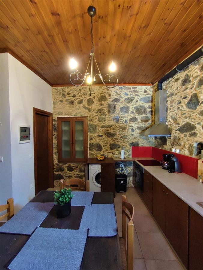 Апартаменти Grandma Agatha & Virginia'S Stonehouse Kefalion Екстер'єр фото