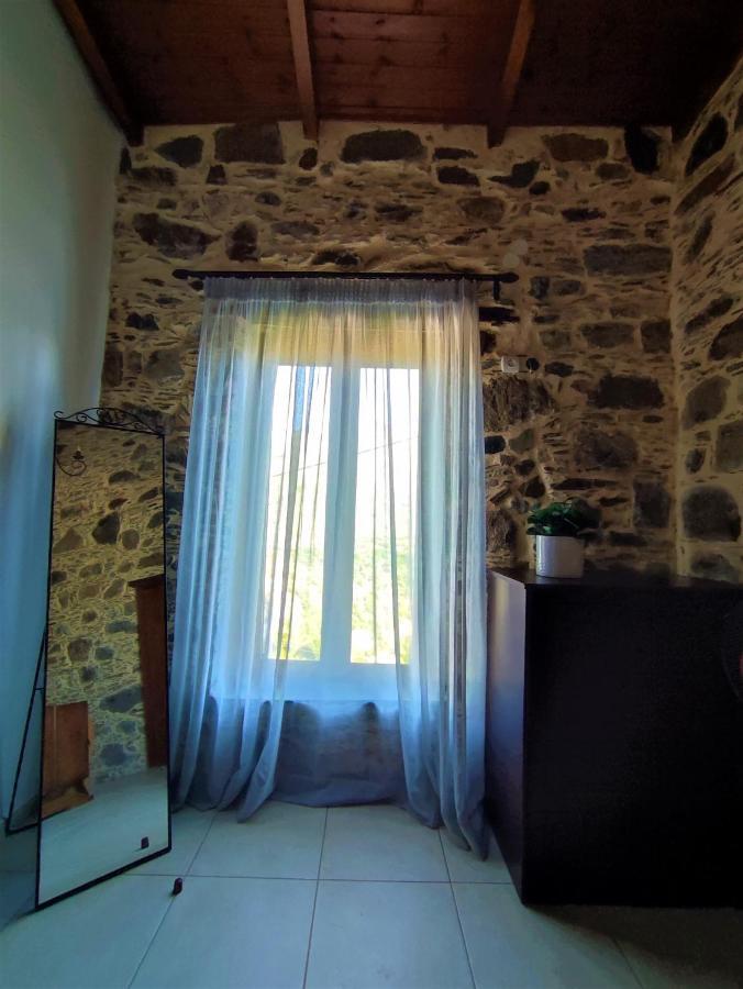 Апартаменти Grandma Agatha & Virginia'S Stonehouse Kefalion Екстер'єр фото